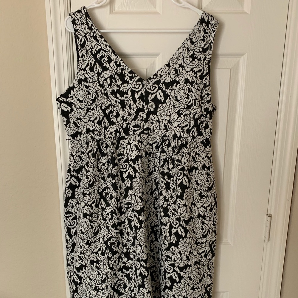 Black & White Maternity Dress - NEW WITH TAGS!